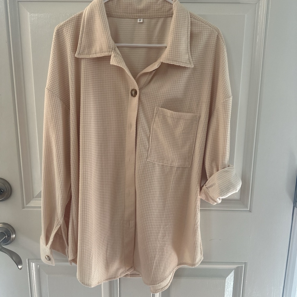 Woman’s button shirt. Cream. Small. Like new
